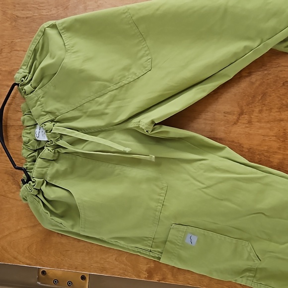 Scrubs - Picture 3 of 4